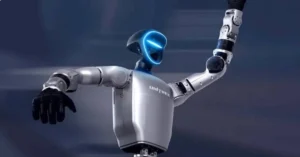 ضربه ربات به شرکت کننده